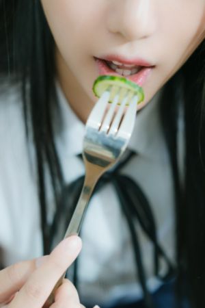 秘书的出差服务_国产剧手机在线看