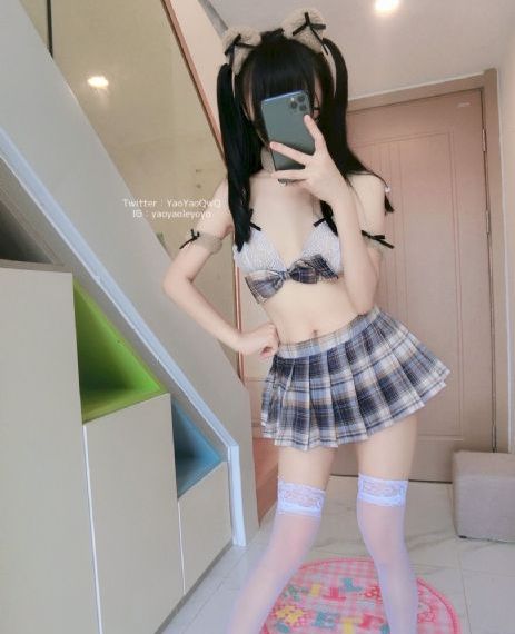 小姨母3_BD迅雷电影在线