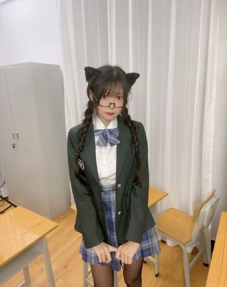 薇薇萤石眼之歌_国产剧高清在线